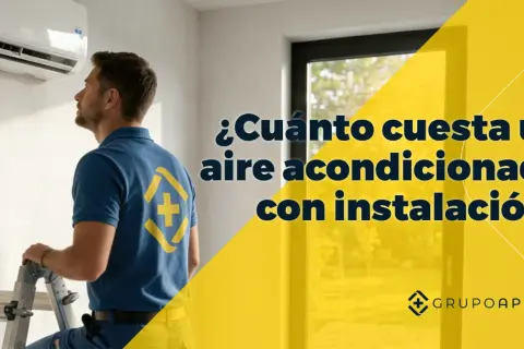 Técnico revisa unidad de aire acondicionado. ¿Cuánto cuesta un aire acondicionado con instalación?
