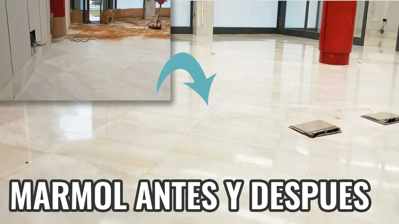 Antes y despu&eacute;s de pulir m&aacute;rmol en casa. El suelo pasa de un estado polvoriento a un brillo espectacular.
