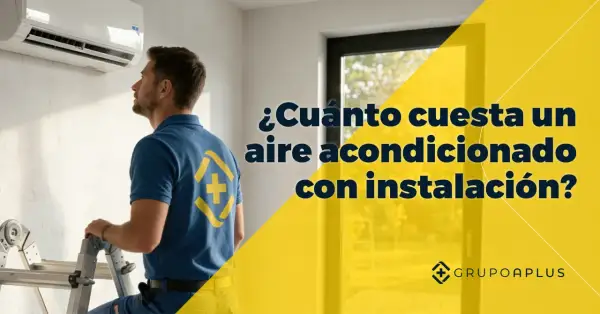Técnico revisa unidad de aire acondicionado. ¿Cuánto cuesta un aire acondicionado con instalación?